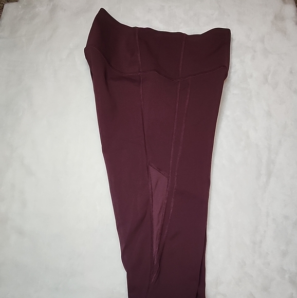 Lululemon athketica Train Times Crop 17" Leggings Burgundy - Picture 5 of 9